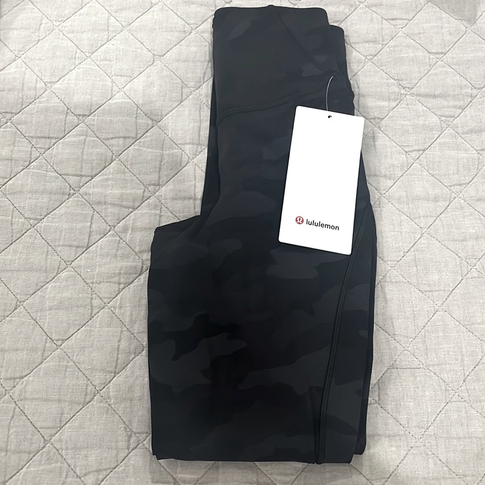 Lululemon base pace hr tight